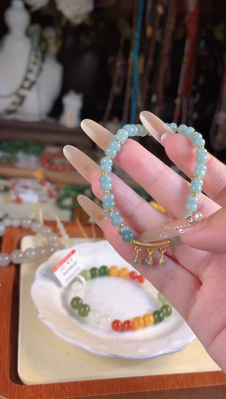 【闪购商品】翡翠手链未镶嵌多样性发货其一