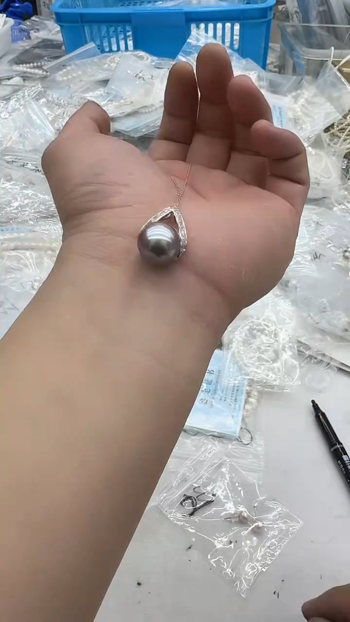 吊坠(赠链)银S925镶嵌淡水珍珠13-14mm 紫三角扣-孤品