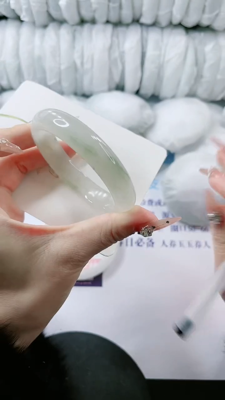 【闪购商品】石英质玉手镯未镶嵌多样性发货L4