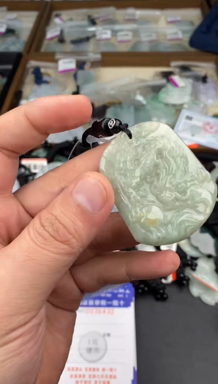 【闪购商品】翡翠颈饰未镶嵌   天然翡翠，一物一图
