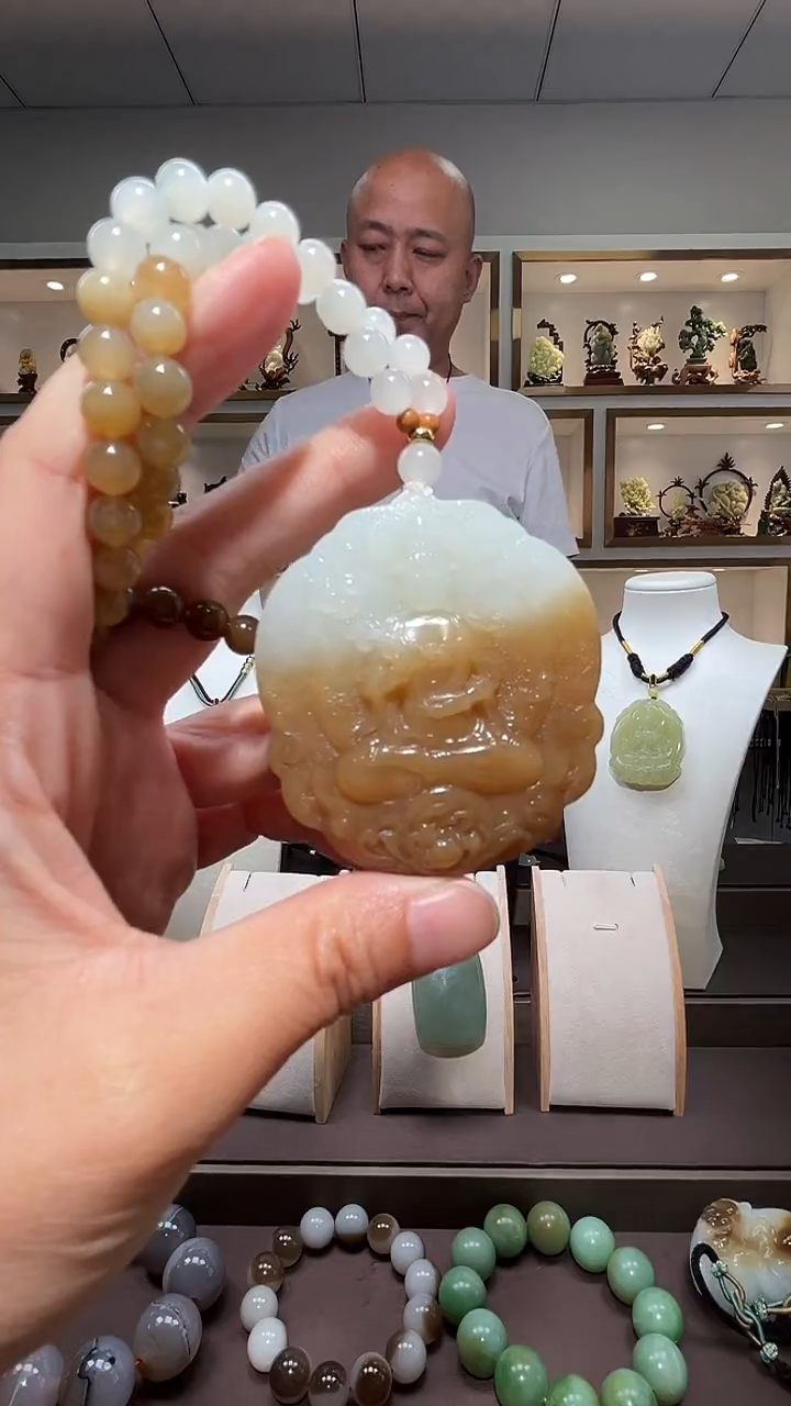 和田玉未镶嵌颈饰苏