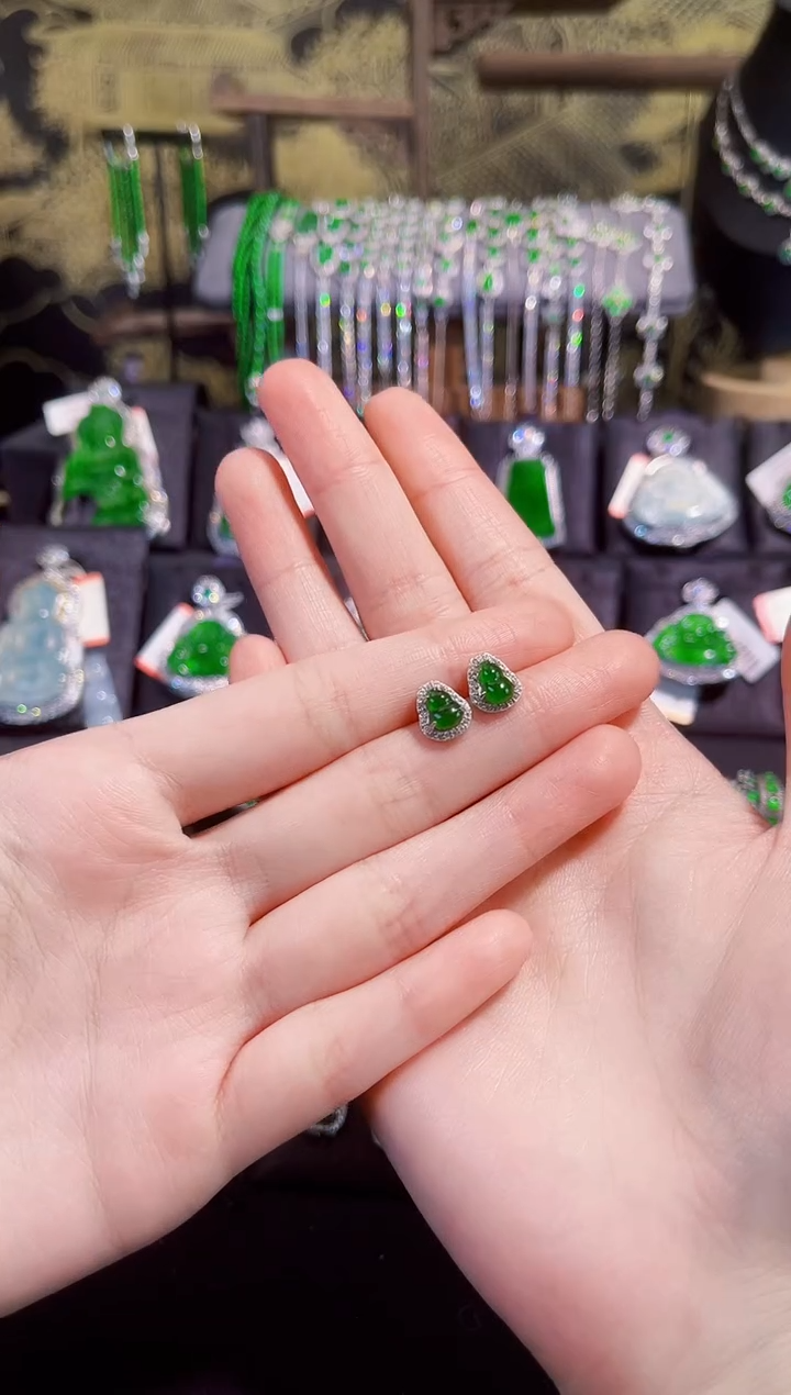 【闪购商品】翡翠耳钉银S925镶嵌葫芦耳钉