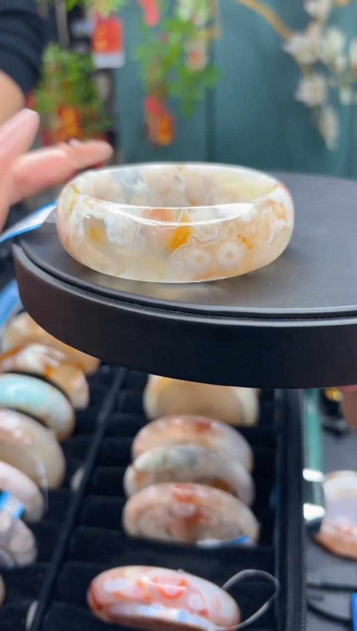 【闪购商品】石英质玉手镯未镶嵌636（59圈）