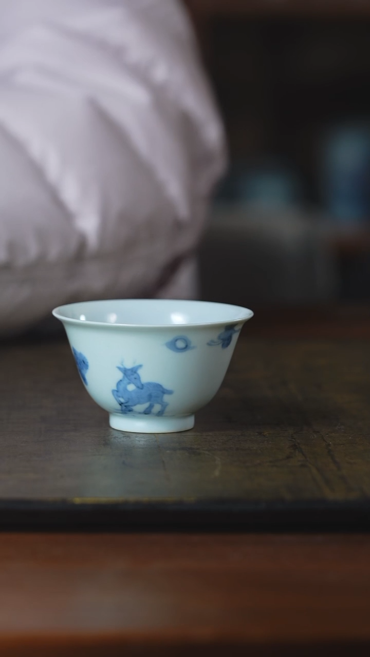 弥云斋青花小鹿杯