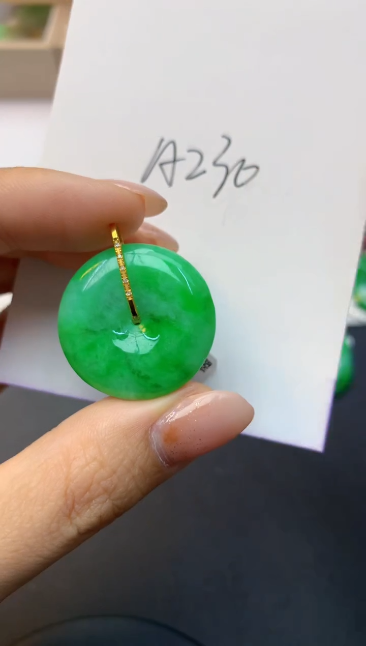 颈饰18K金镶嵌翡翠天然A货缅甸翡翠百元以上9元证书费自理