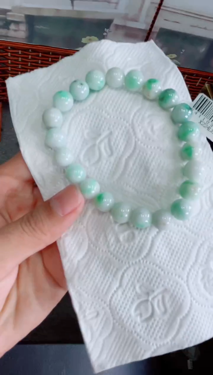 翡翠戒指未镶嵌珠串