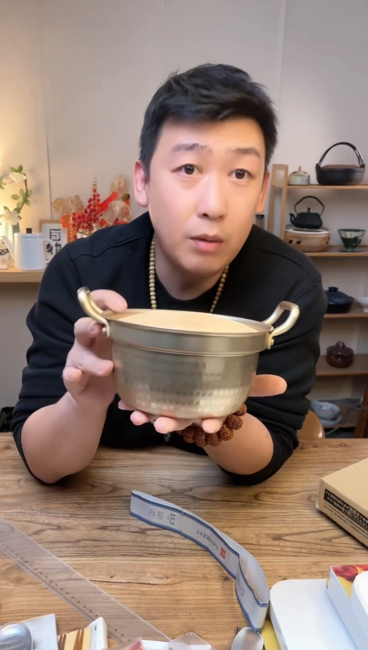 【闪购商品】瓷片155j 900ml雪平锅··