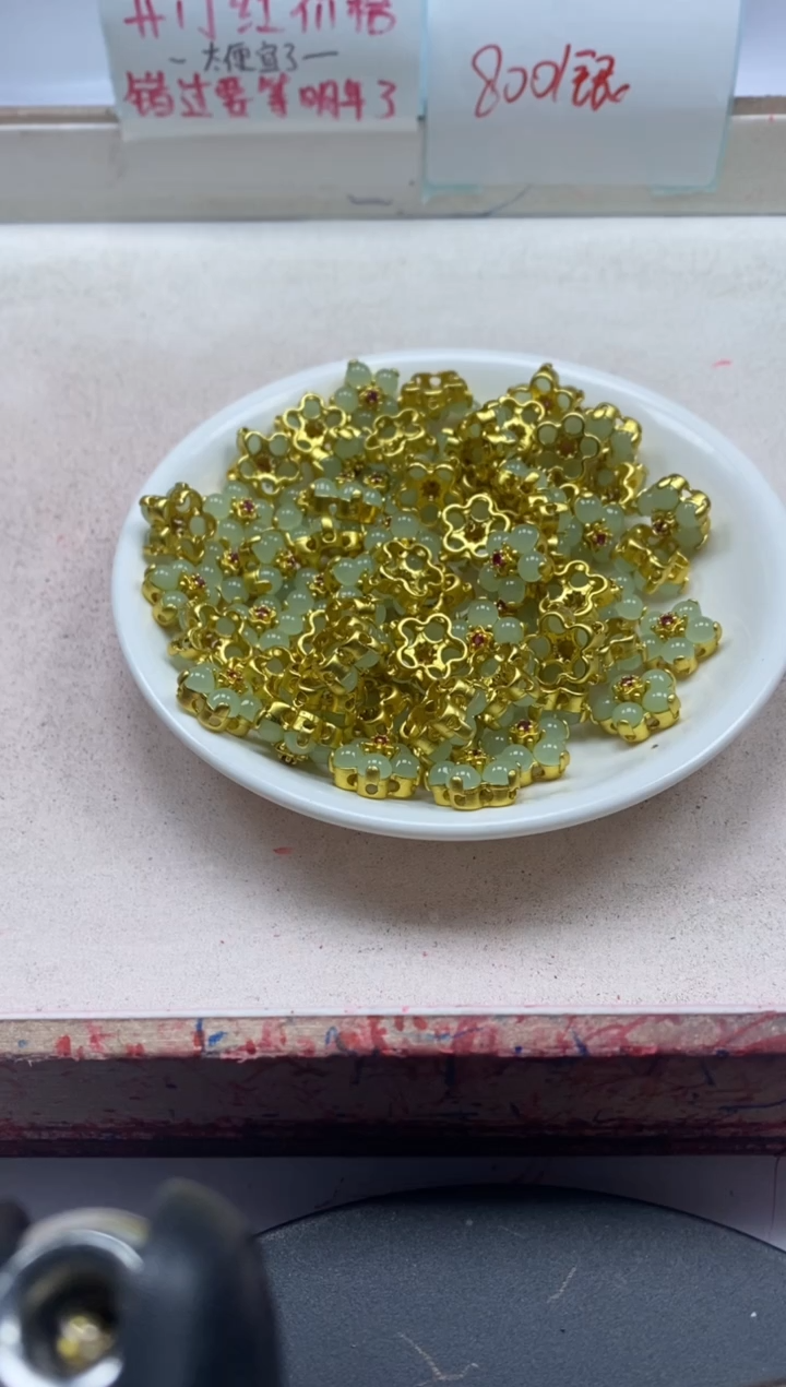 【闪购商品】和田玉颈饰银S800镶嵌x721晴水桃花*3个