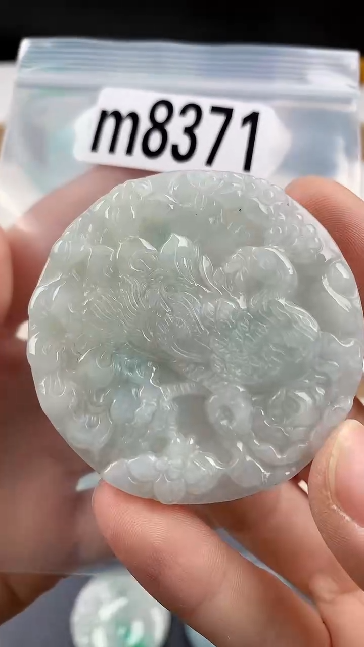 颈饰未镶嵌翡翠天然翡翠吊坠挂件