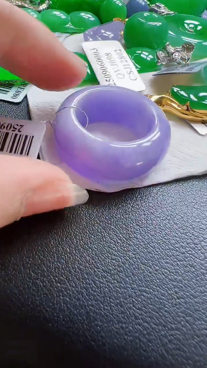 颈饰未镶嵌翡翠戒圈