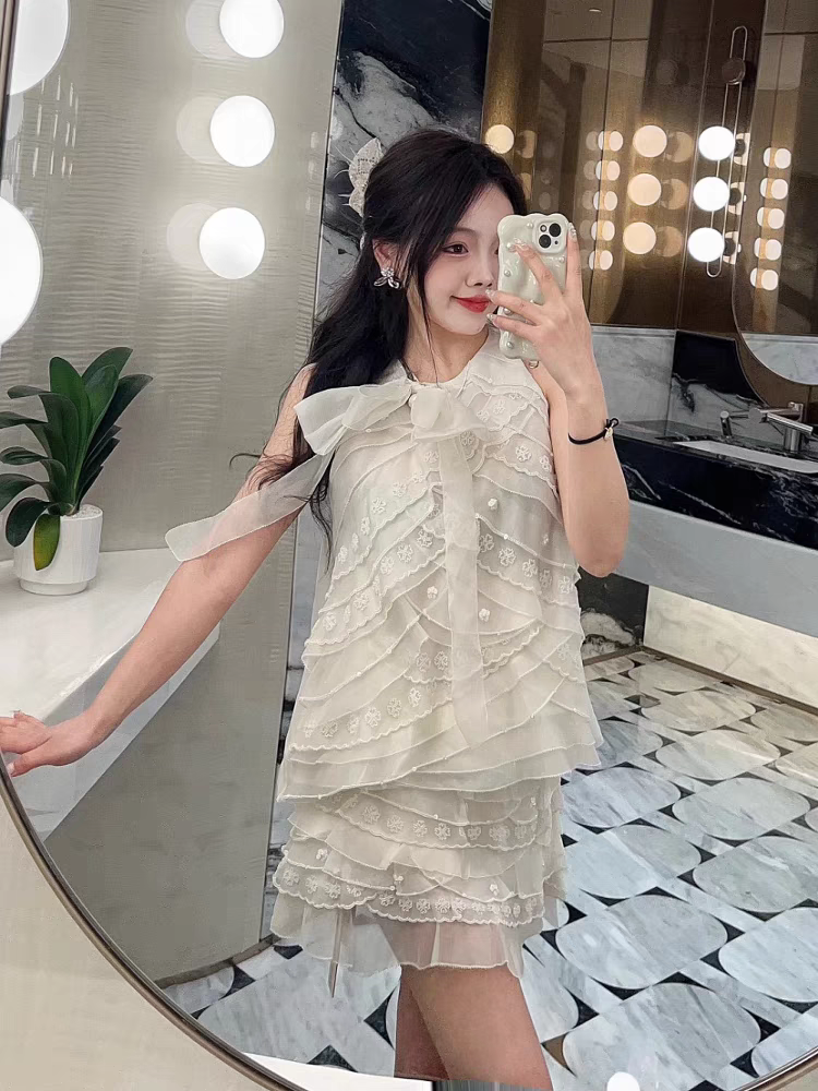 2025夏季新款甜美温柔刺绣蝴蝶结飘带浪漫背心蛋糕裙套装