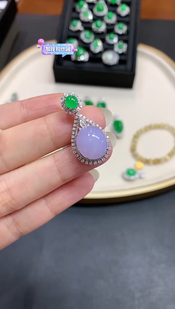 【闪购商品】翡翠吊坠(不含链)18K金镶嵌A682|9800