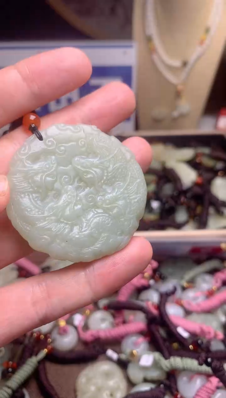 颈饰未镶嵌和田玉1