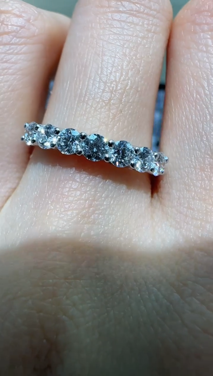 【闪购商品】实验室培育钻石18K金镶嵌排戒13圈