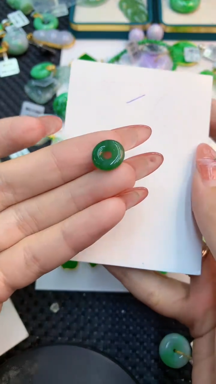 颈饰未镶嵌翡翠2