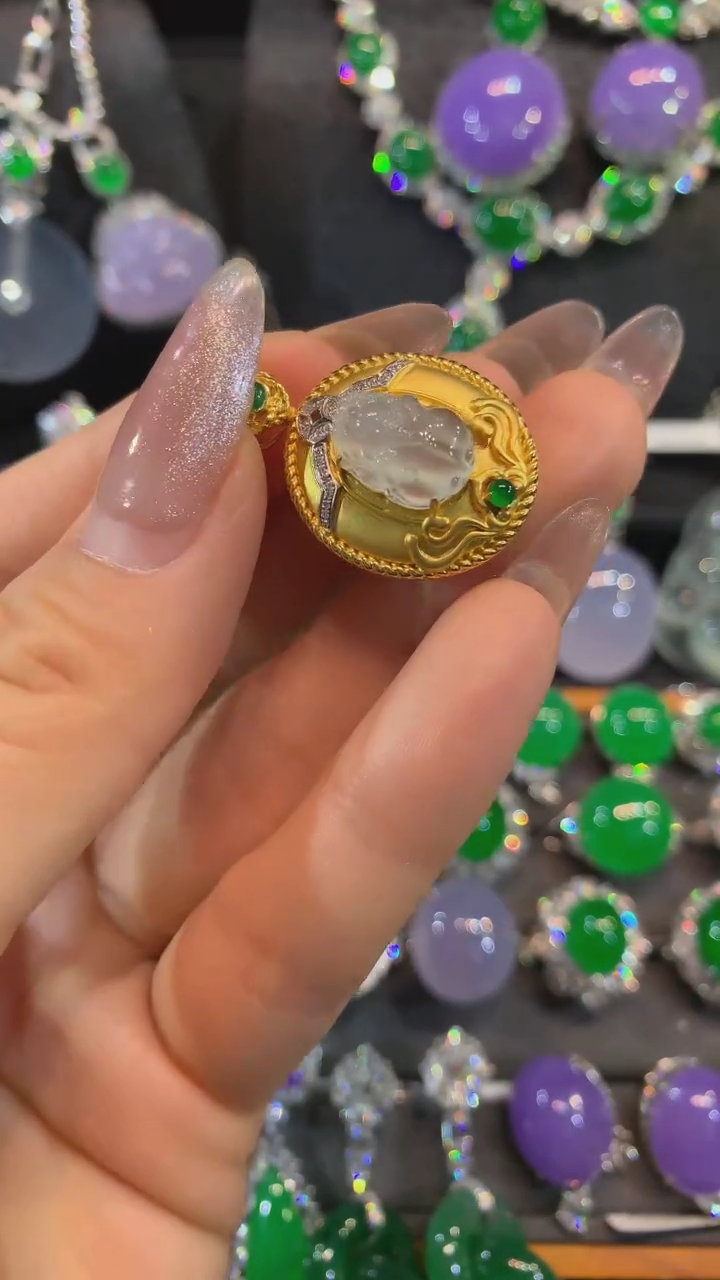 【闪购商品】翡翠吊坠(不含链)18K金镶嵌吊坠