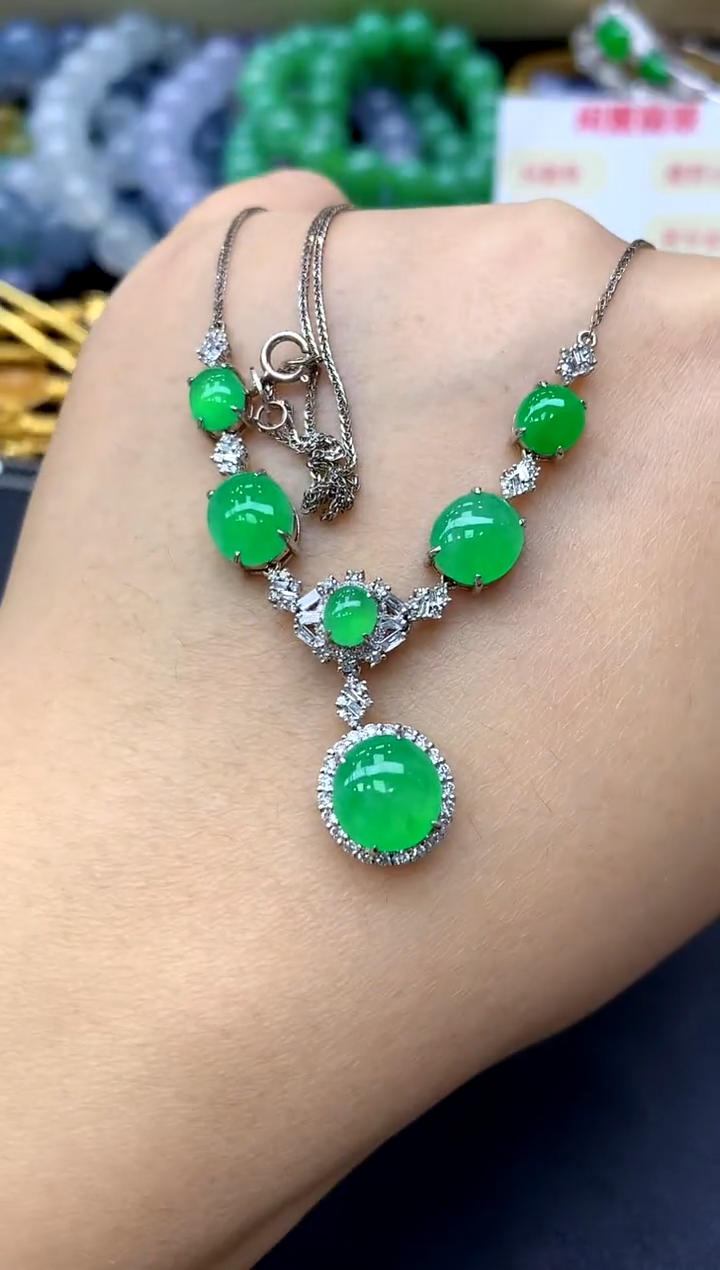 颈饰18K金镶嵌翡翠133-中国好珍宝