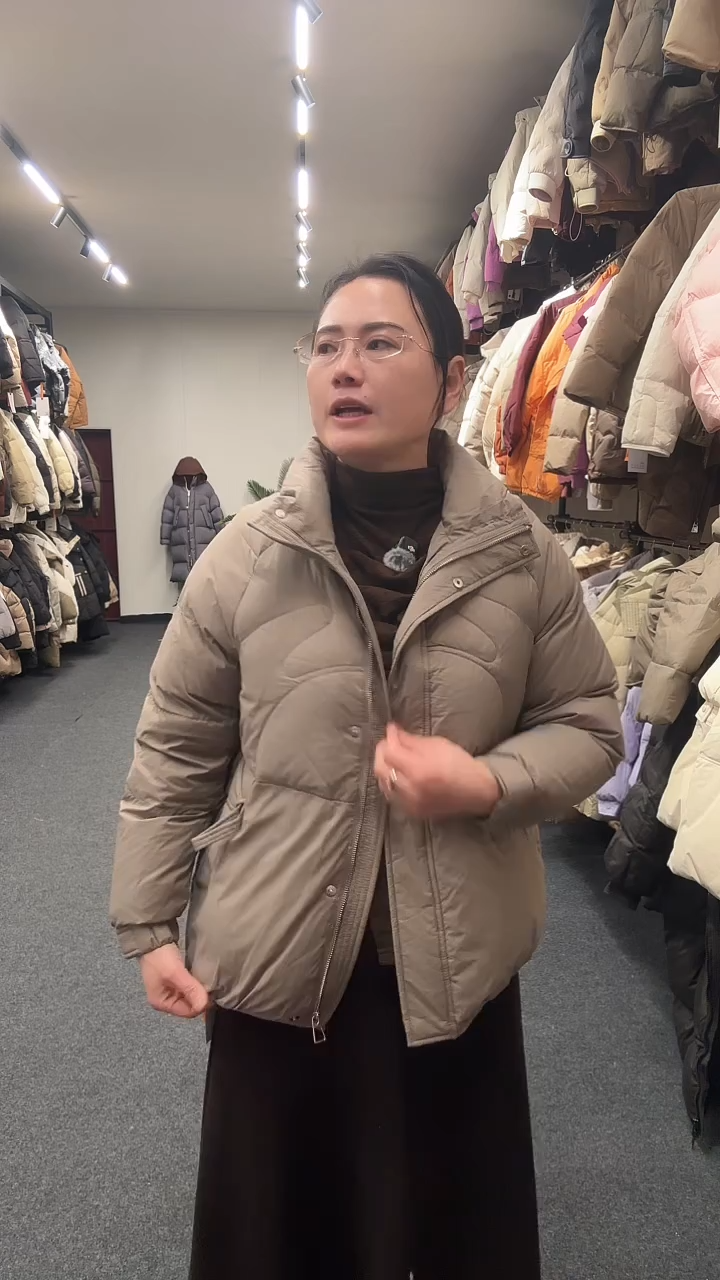 艾雨衣尚一秒闪购羽绒服