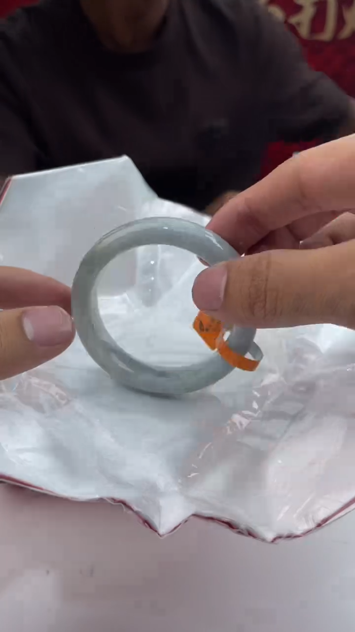 【闪购商品】翡翠手镯未镶嵌9翡翠手镯（微瑕）