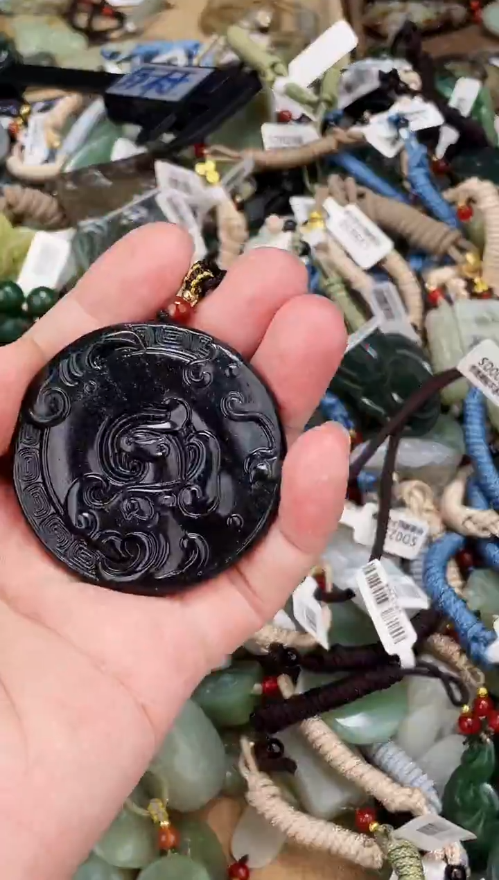 颈饰未镶嵌和田玉1