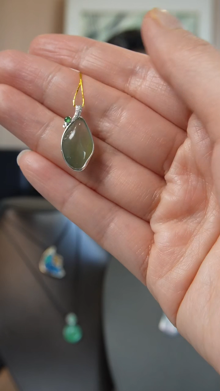 【闪购商品】翡翠颈饰18K金镶嵌天然缅甸翡翠吊坠