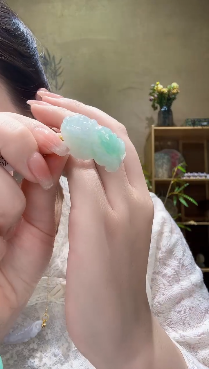 翡翠未镶嵌颈饰吊坠