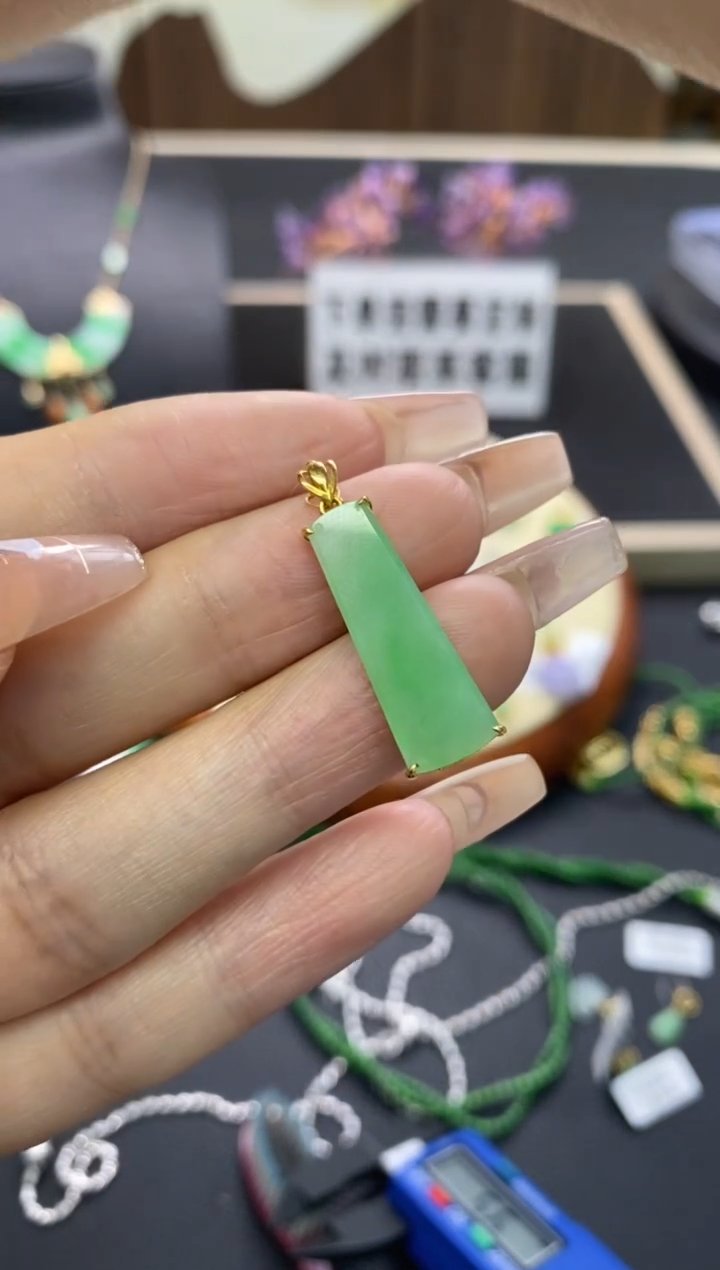 【闪购商品】翡翠颈饰18K金镶嵌净货15963