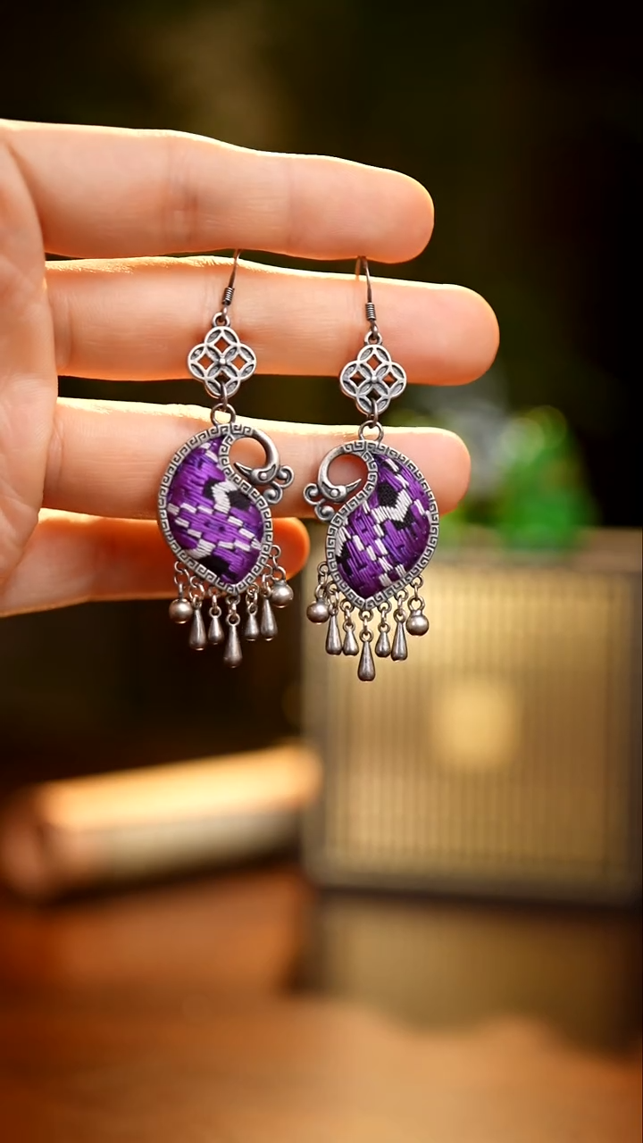 刺绣私人定制苗族手工Q479