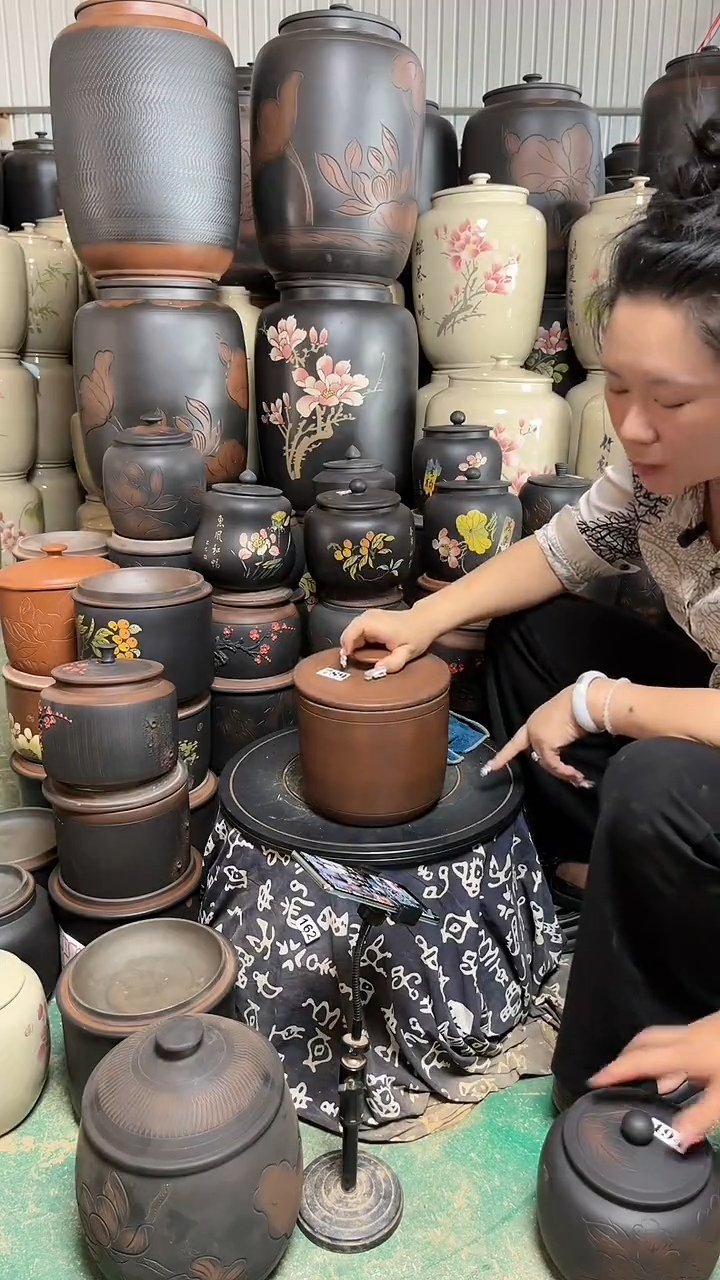 罐瑕疵茶叶罐 古铜色小五饼 789