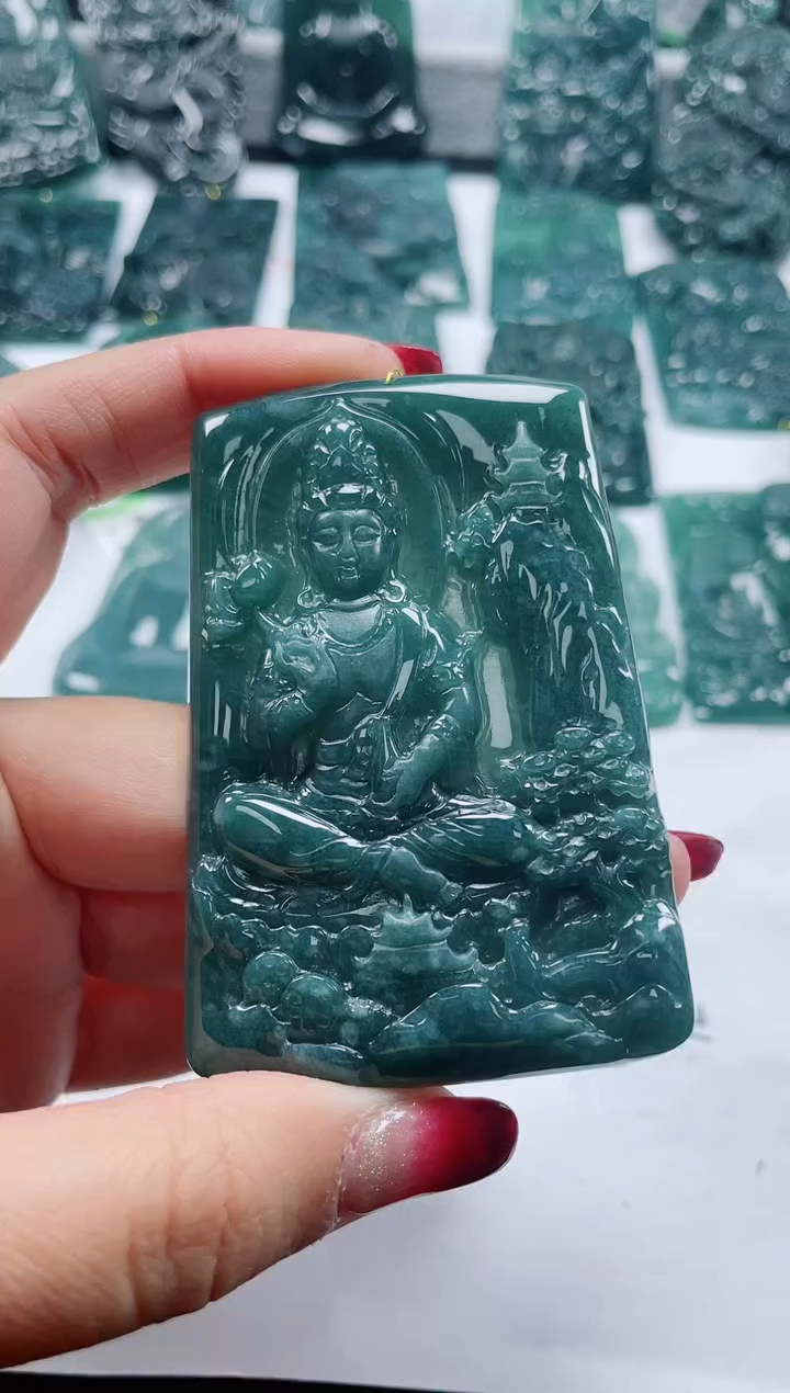 【闪购商品】翡翠颈饰未镶嵌          