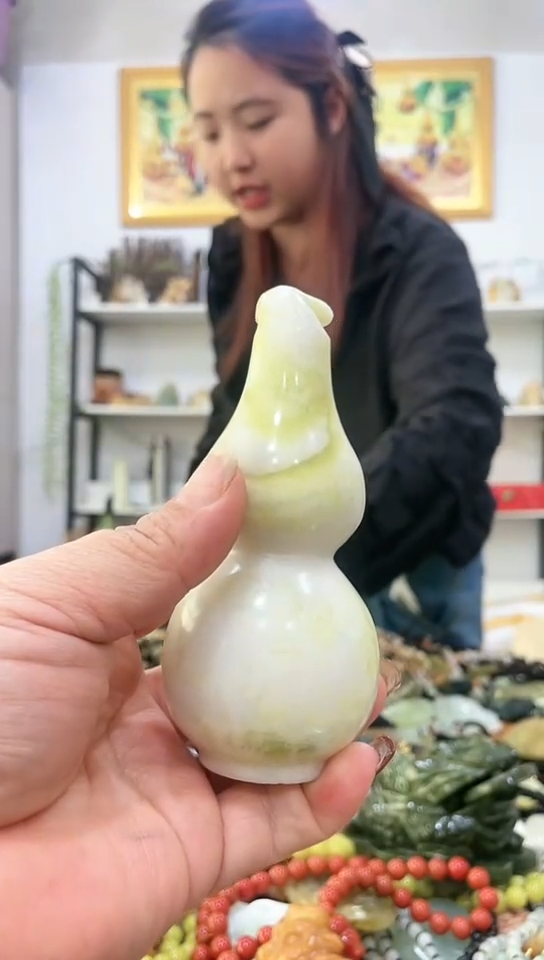 未镶嵌岫玉挂件 