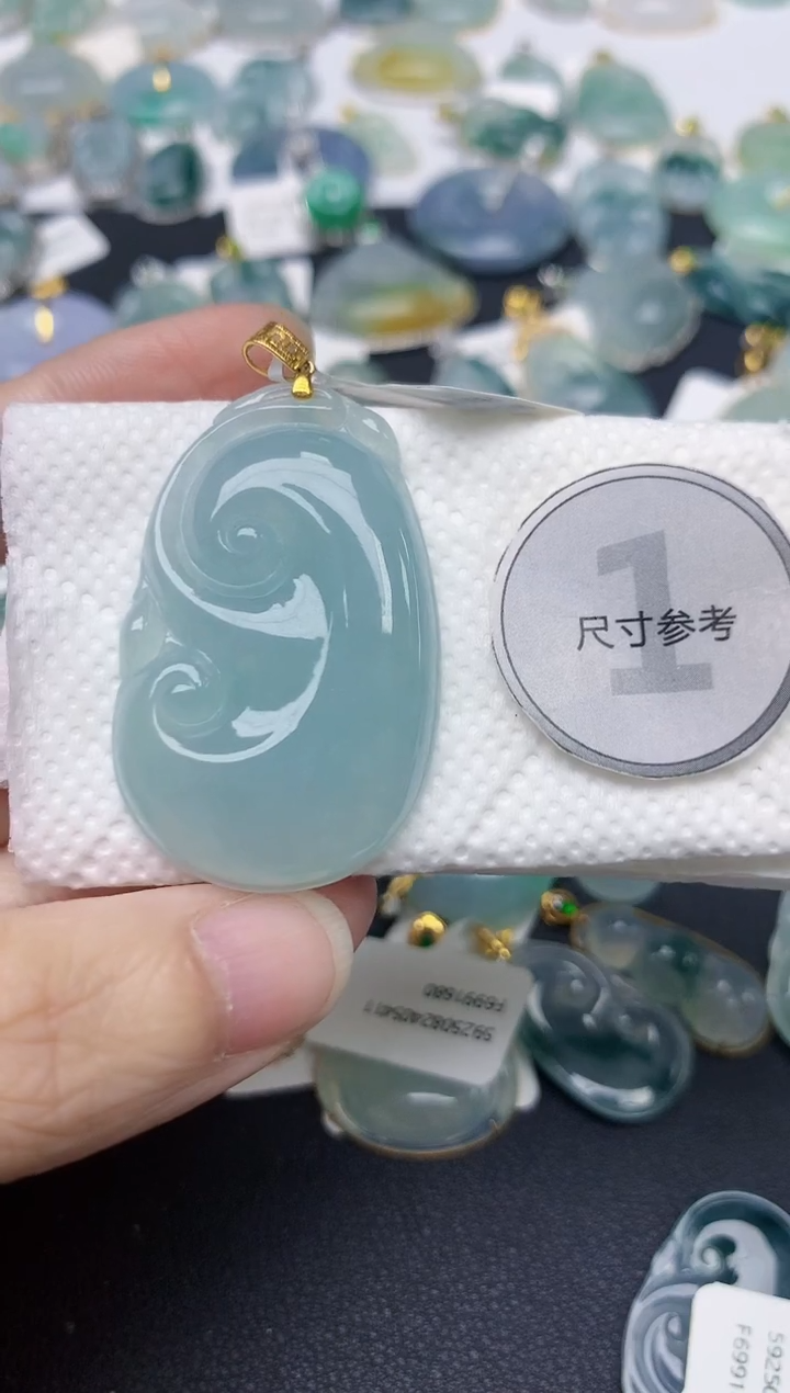 颈饰18K金镶嵌翡翠天然缅甸A货翡翠