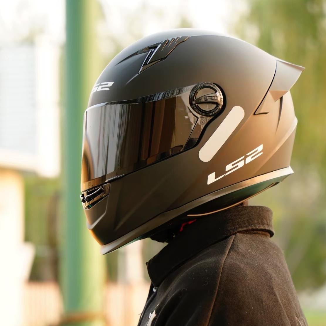 LS2【FF300】机车头盔摩托九号大尾翼全盔男女情侣四季通用3C帅气