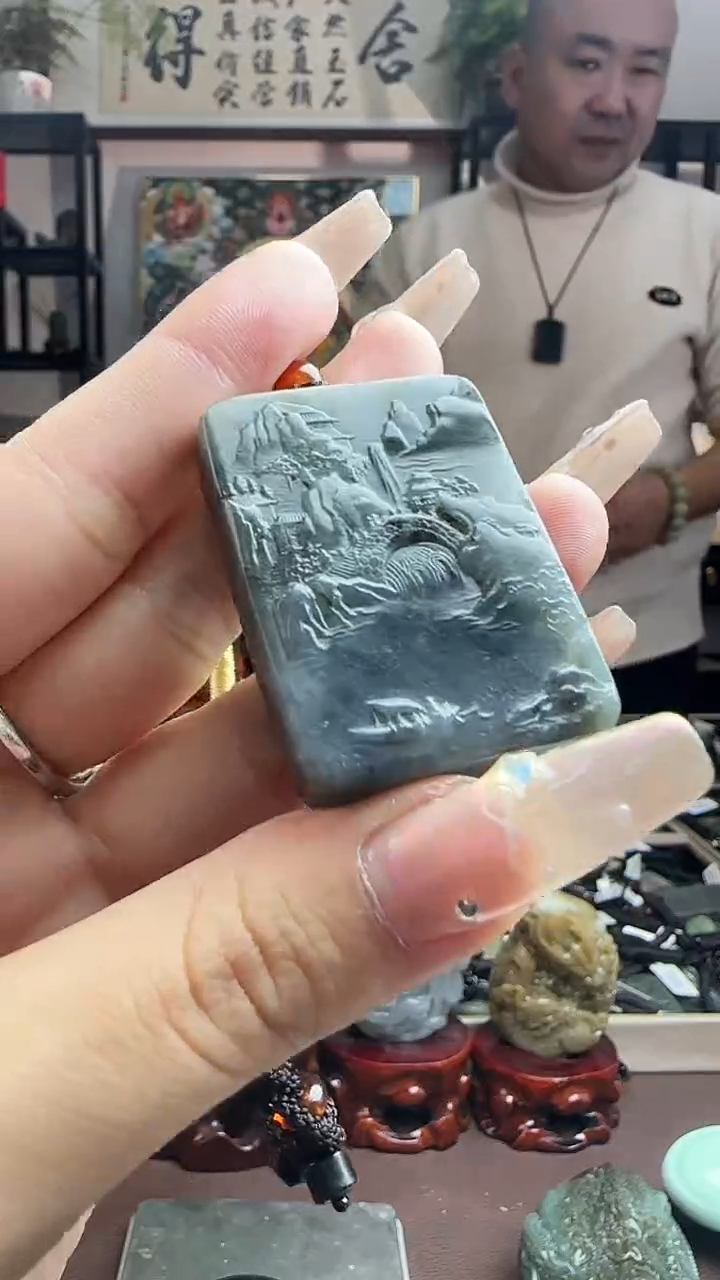 颈饰未镶嵌和田玉山水