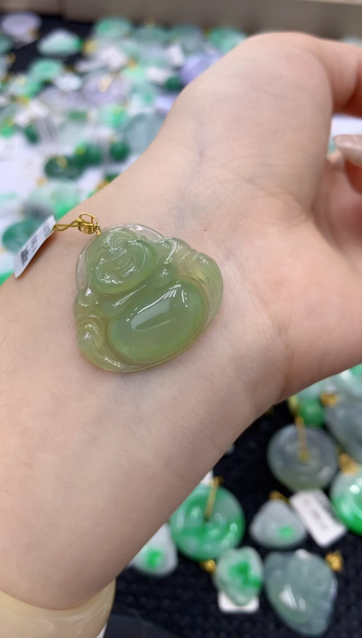 颈饰18K金镶嵌翡翠天然缅甸翡翠A货