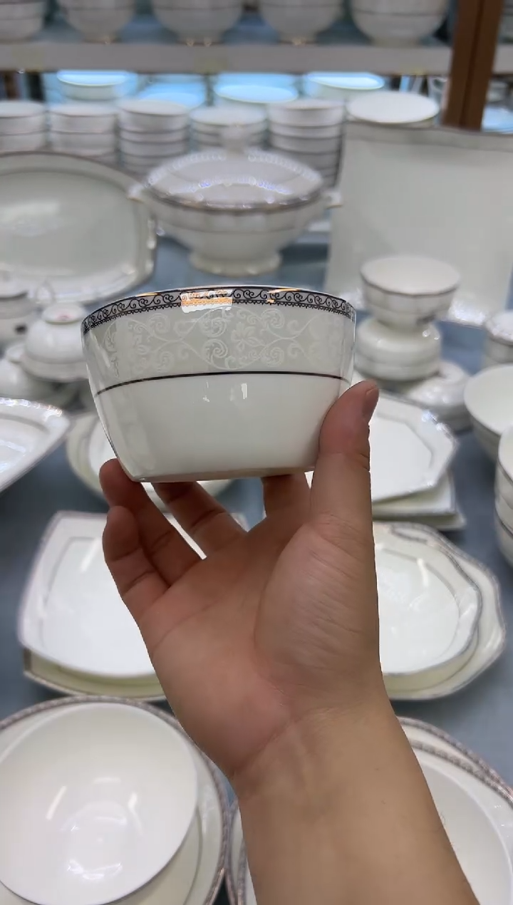 骨瓷玲珑4.5方6个 