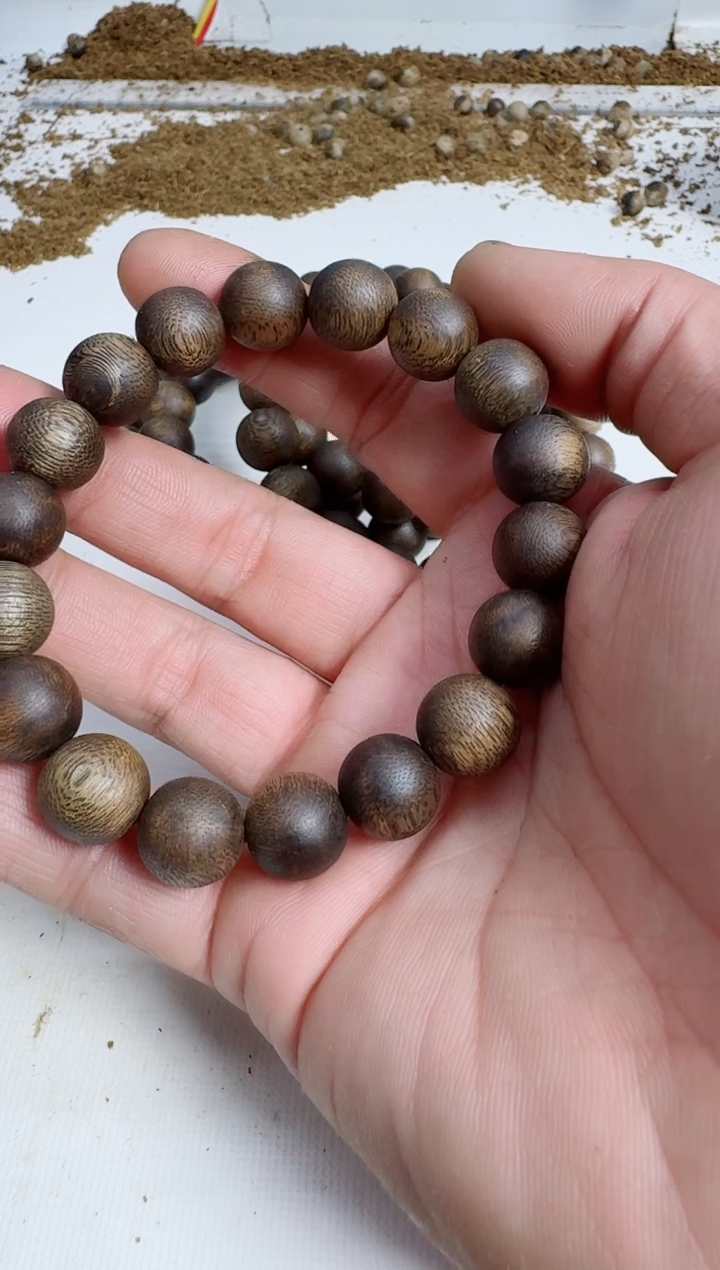 手串沉香乌身1.2规格单圈12克