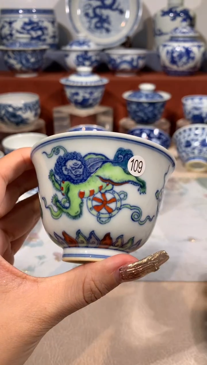 【闪购商品】摆件109斗彩狮子主人杯