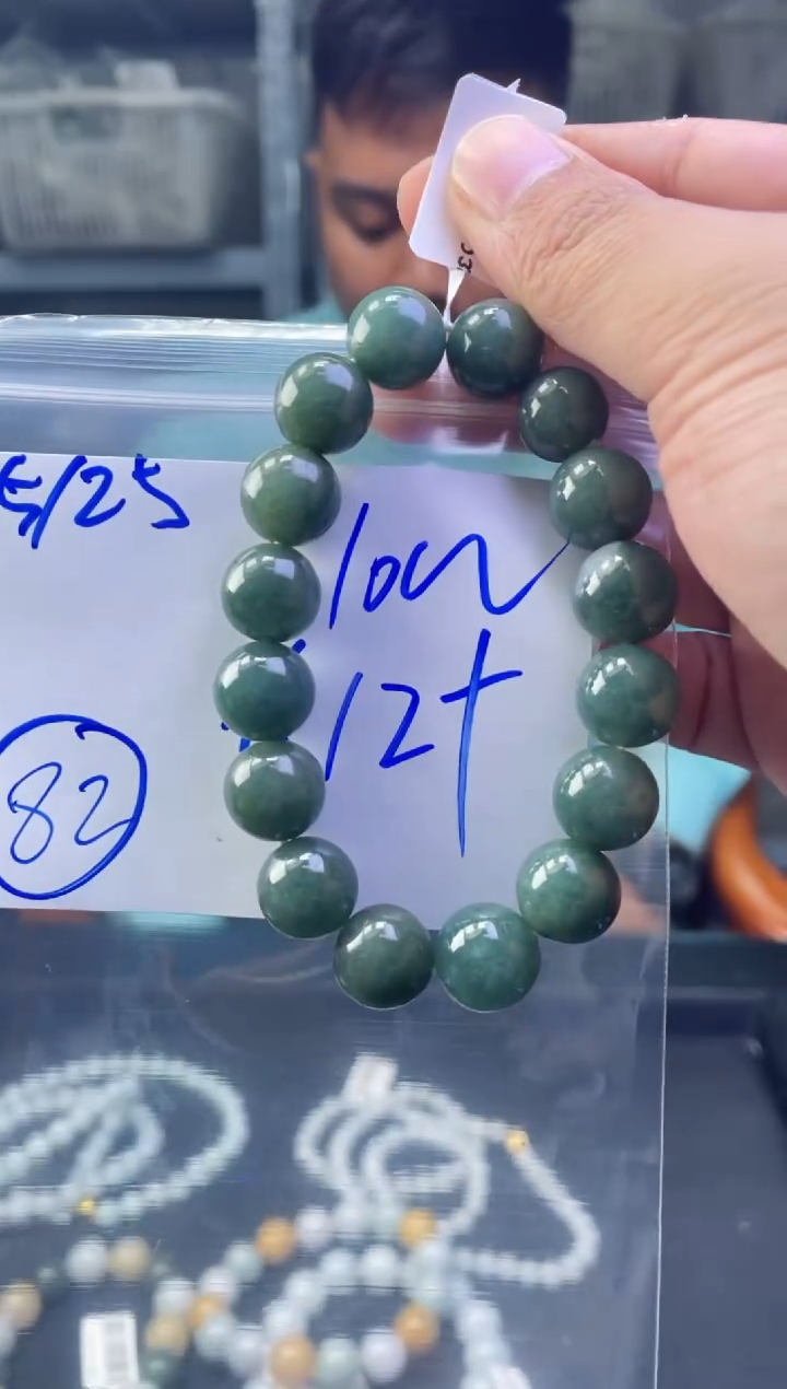 定制翡翠未镶嵌天然缅甸a货翡翠，多样性发货 只发其一