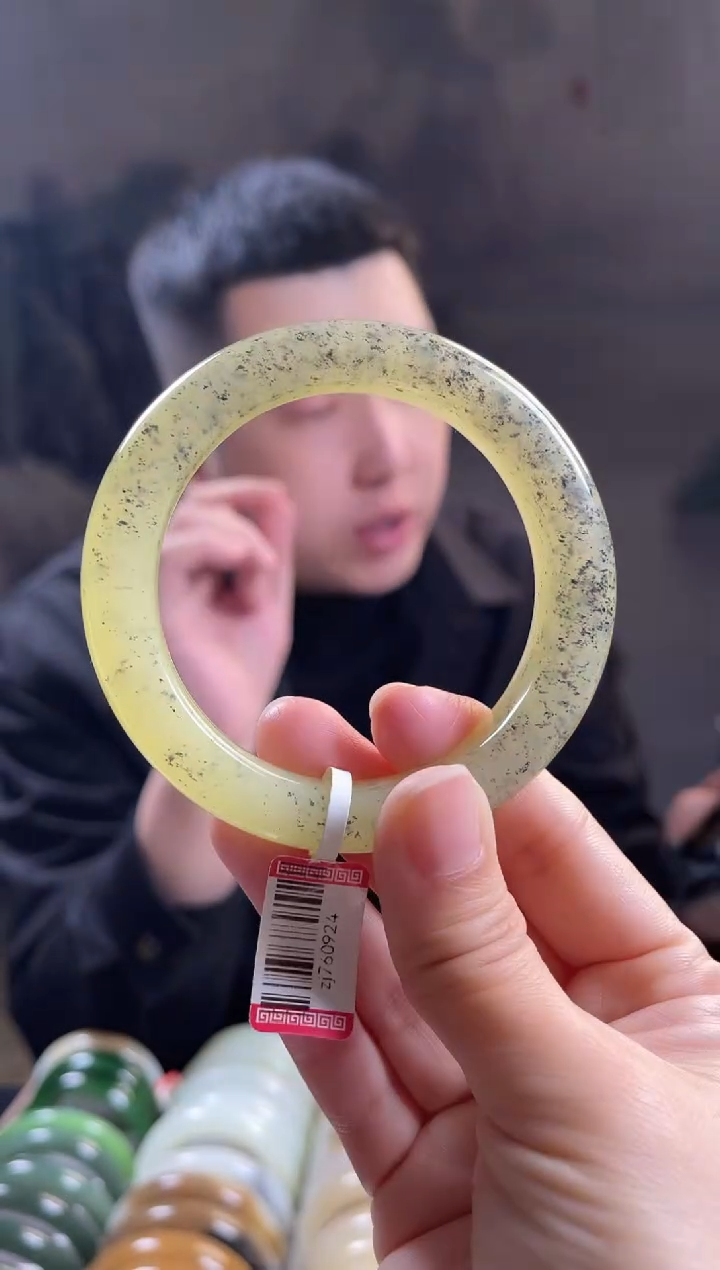 未镶嵌手镯和田玉5圈口0924