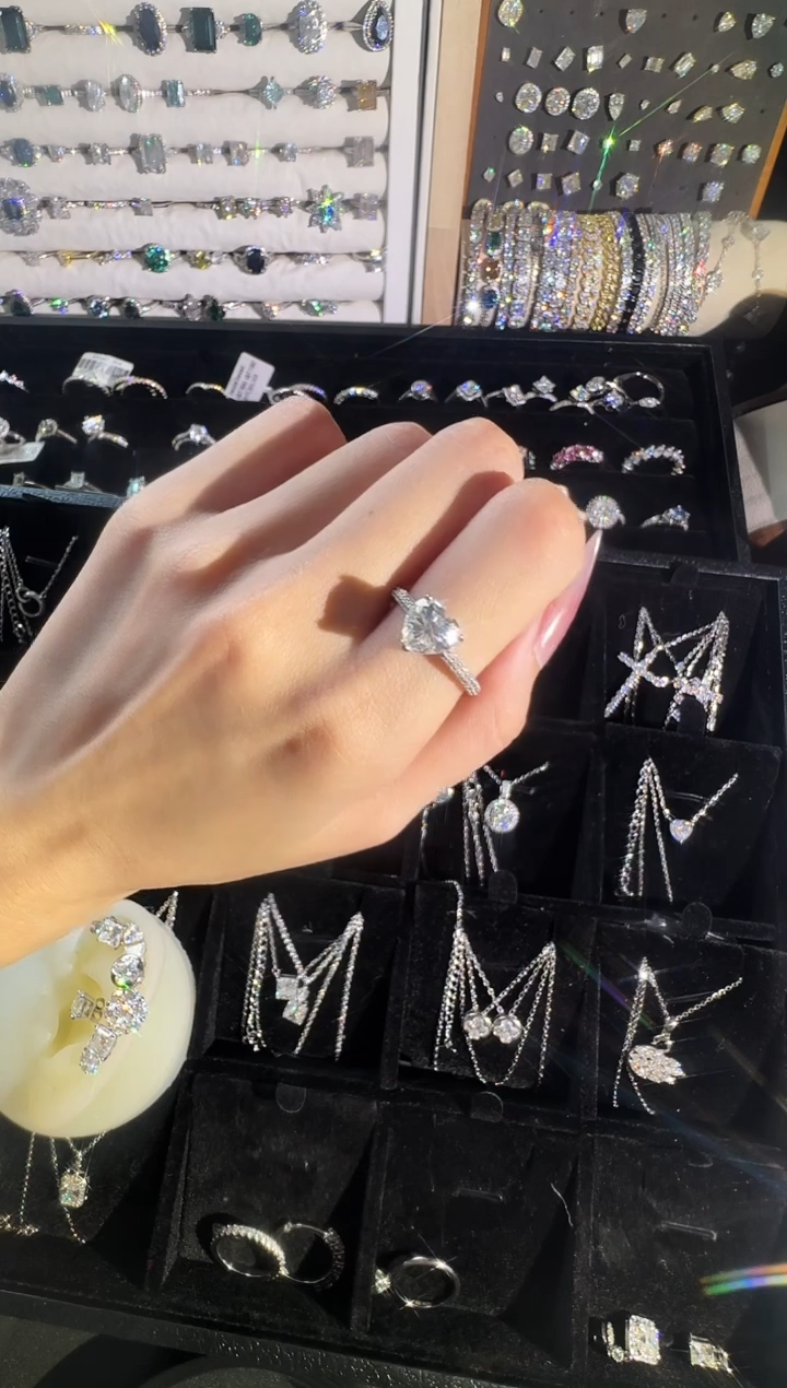 合成碳硅石925银单排心形戒指美码8号圈口MSR.565o8#
