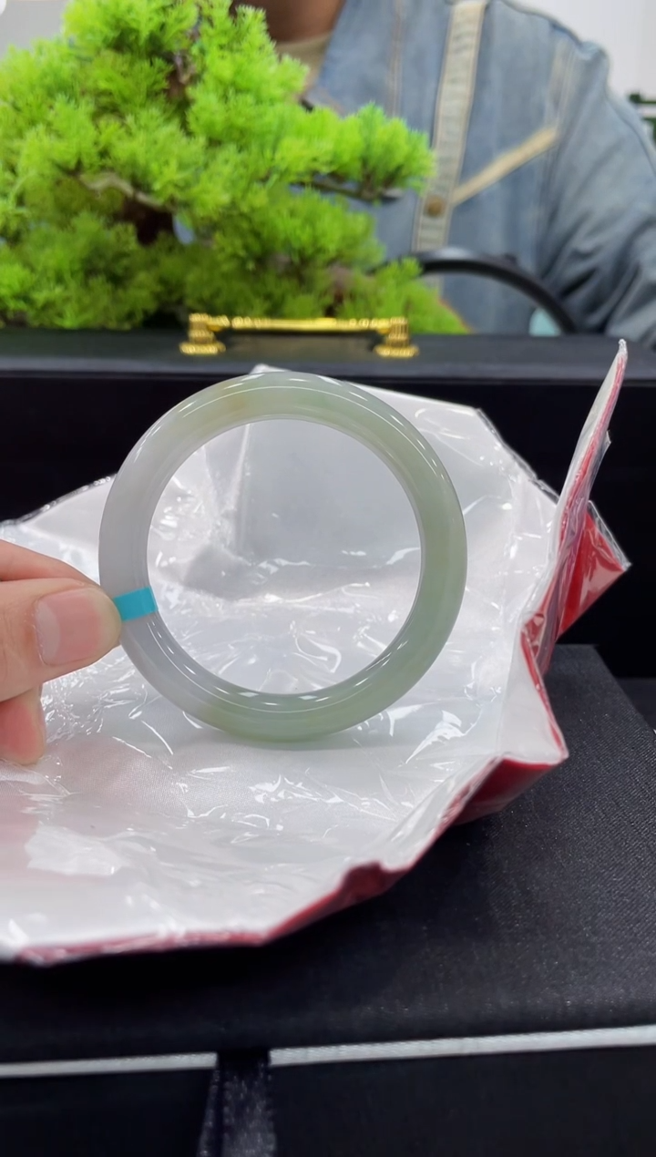 【闪购商品】翡翠手镯未镶嵌手镯