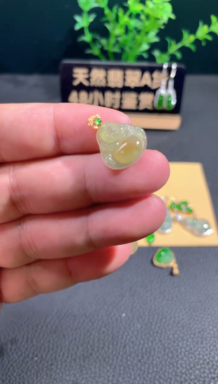 【闪购商品】翡翠颈饰18K金镶嵌翡翠