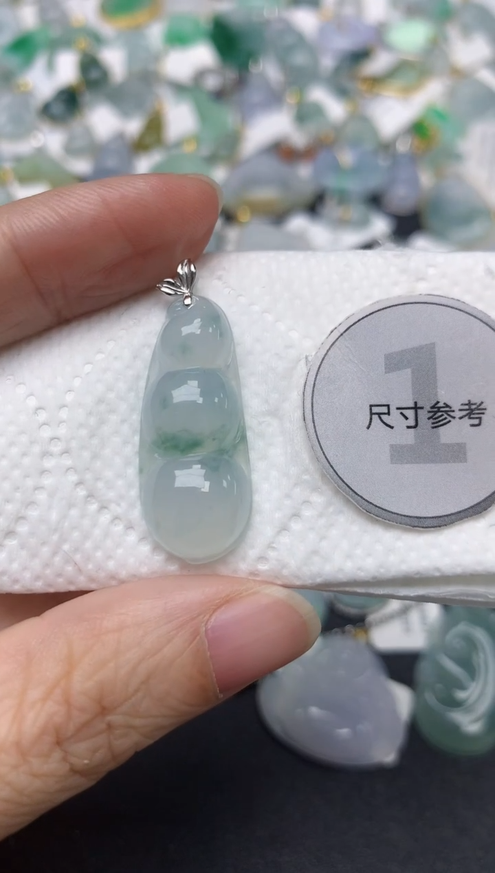颈饰18K金镶嵌翡翠天然缅甸A货翡翠