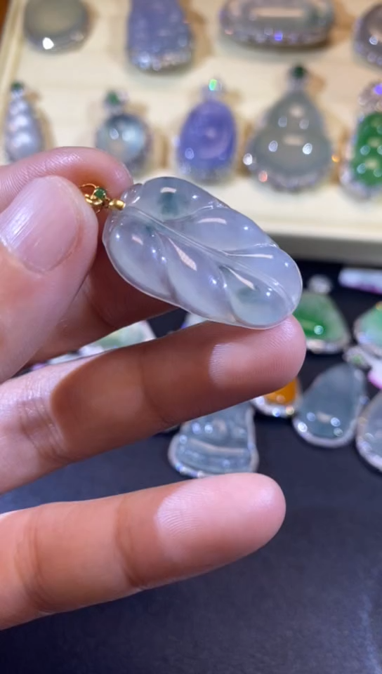 【闪购商品】翡翠吊坠(不含链)18K金镶嵌缅甸天然A货翡翠