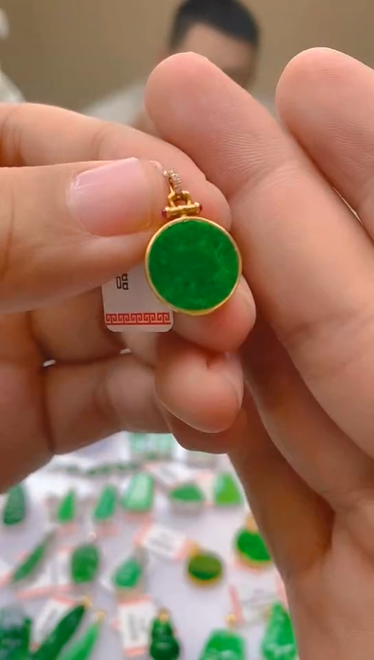 【闪购商品】翡翠颈饰18K金镶嵌 新号开播，全场乱卖