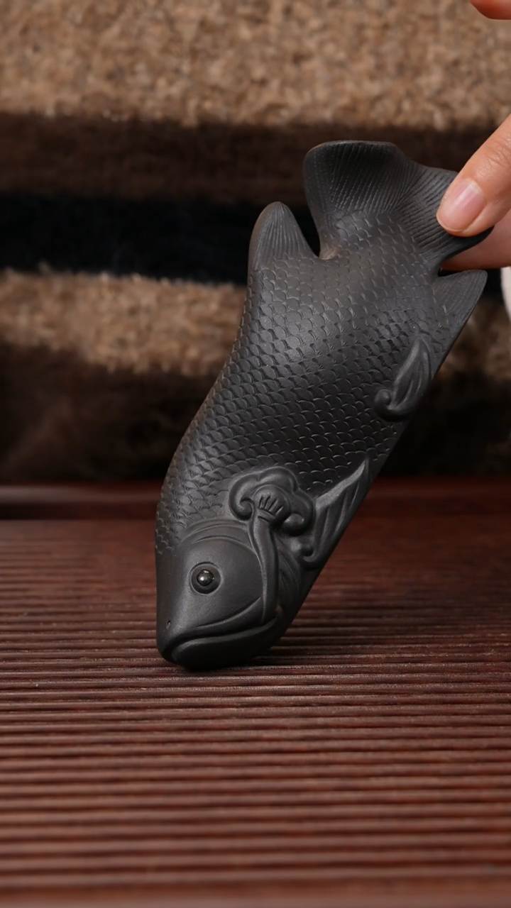 【闪购商品】紫砂茶宠金龙鱼，