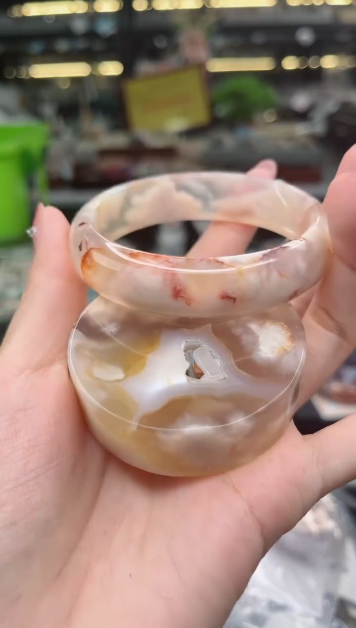 【闪购商品】石英质玉手镯未镶嵌56圈口（赠品镯心）35572225