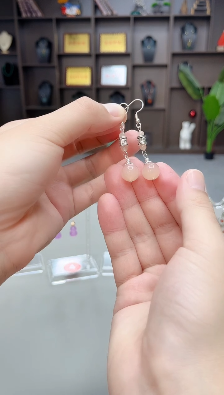 未镶嵌石英质玉（天山翠）耳饰338000