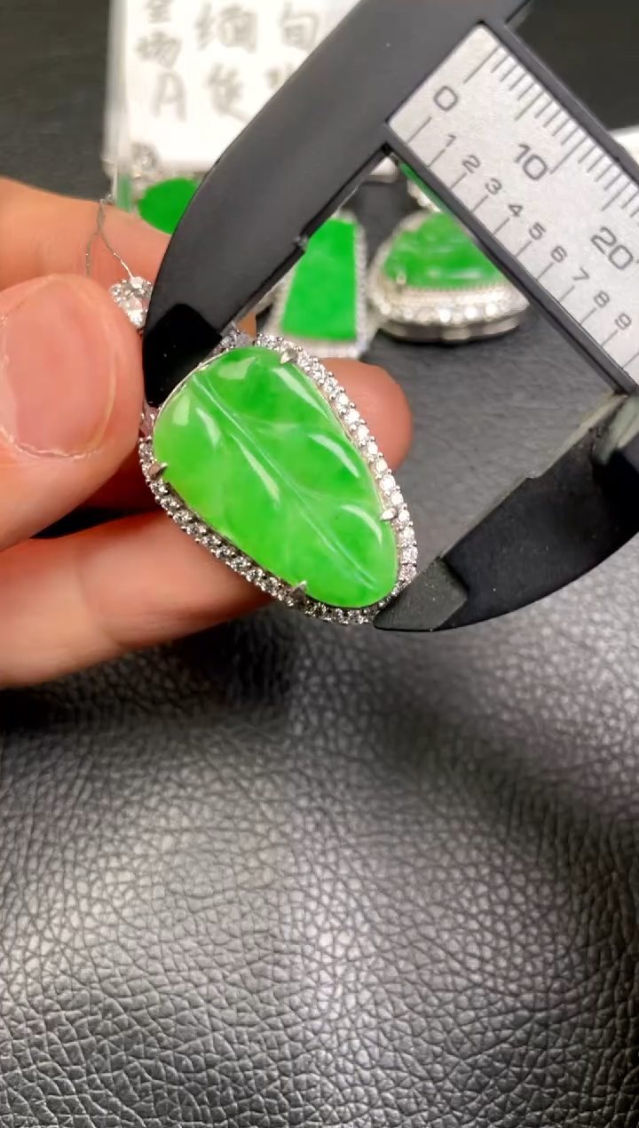 【闪购商品】翡翠吊坠(不含链)银S925镶嵌吊坠